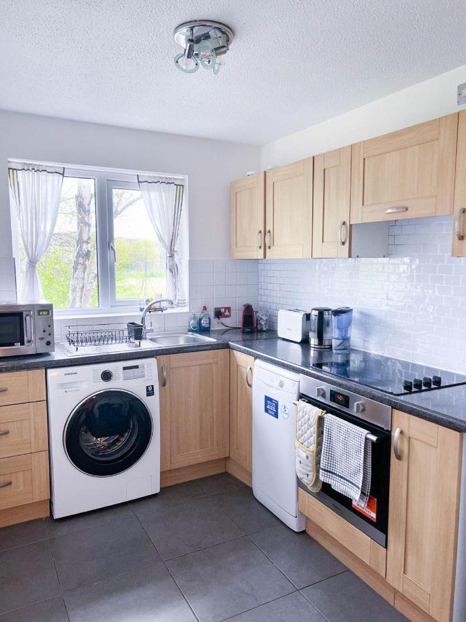 Lovely 2 Bedroom Flat With Free Parking, Great Transport Links To Central London, The Excel Centre, Canary Wharf And The O2! Exterior foto